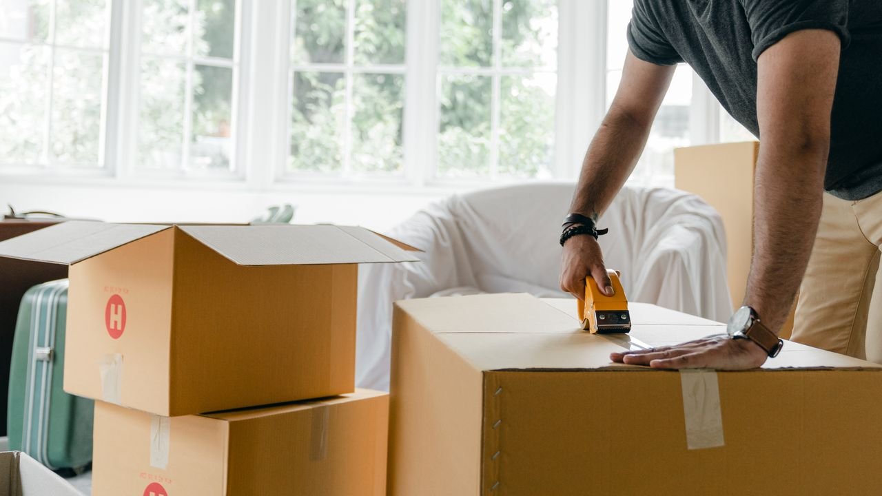 Mudança residencial completa ou parcial: qual escolher?